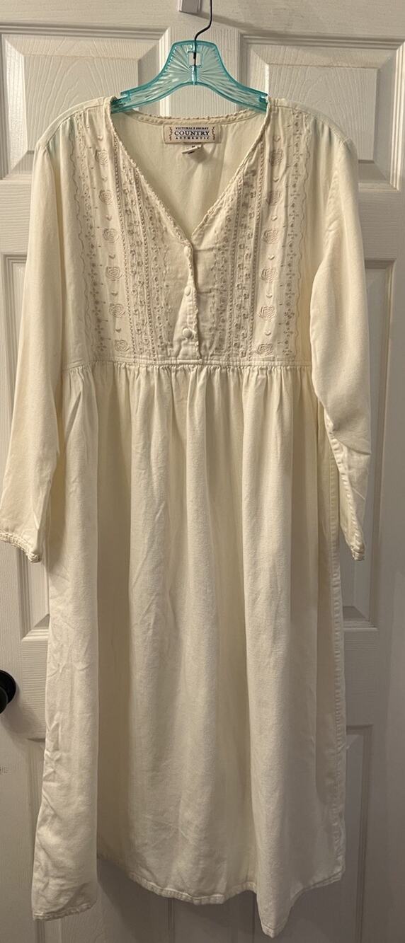 VTG Victoria’s Secret Country Cottagecore Cream Cotton Nightgown Embroidery M
